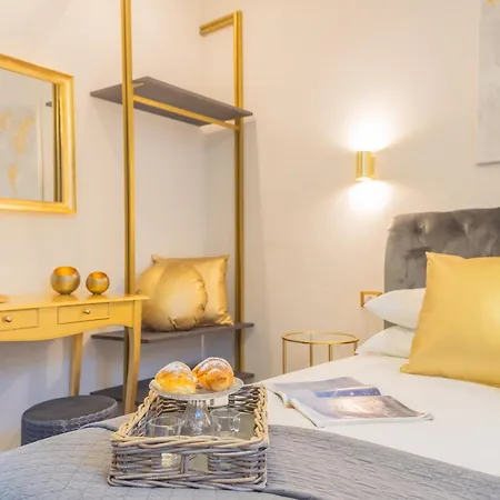 Apartment Dreams By Rent Como